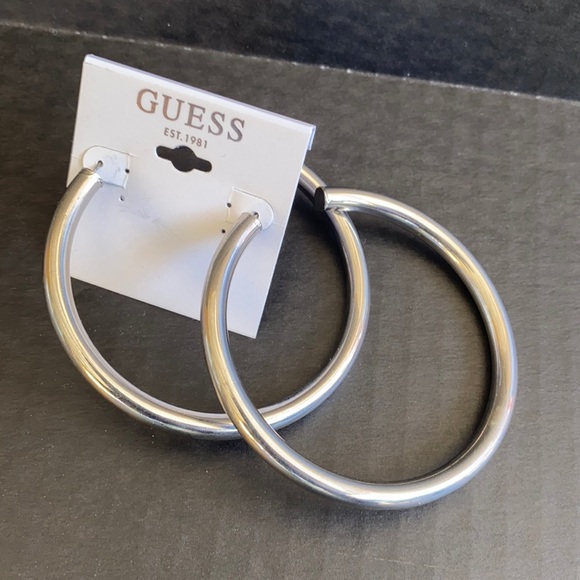 New GUESS Silver Tone Hoop Earrings - Picture 1 of 3